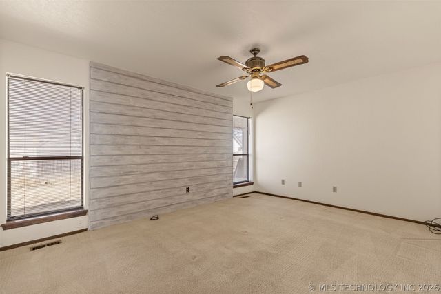 8718 S 72nd East Avenue, Tulsa, OK 74133