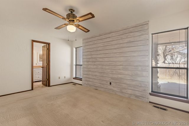 8718 S 72nd East Avenue, Tulsa, OK 74133