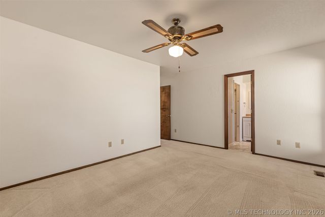 8718 S 72nd East Avenue, Tulsa, OK 74133