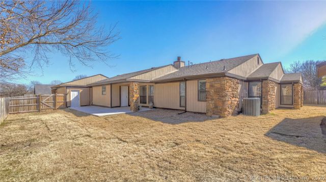 8718 S 72nd East Avenue, Tulsa, OK 74133