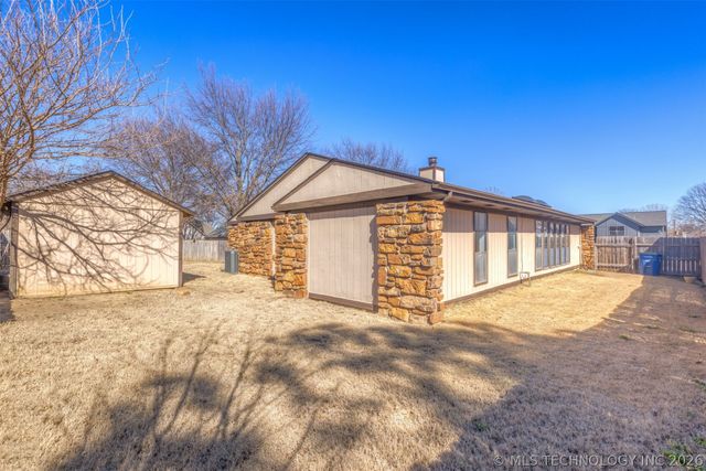 8718 S 72nd East Avenue, Tulsa, OK 74133