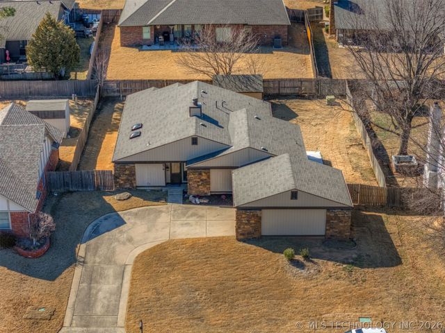 8718 S 72nd East Avenue, Tulsa, OK 74133