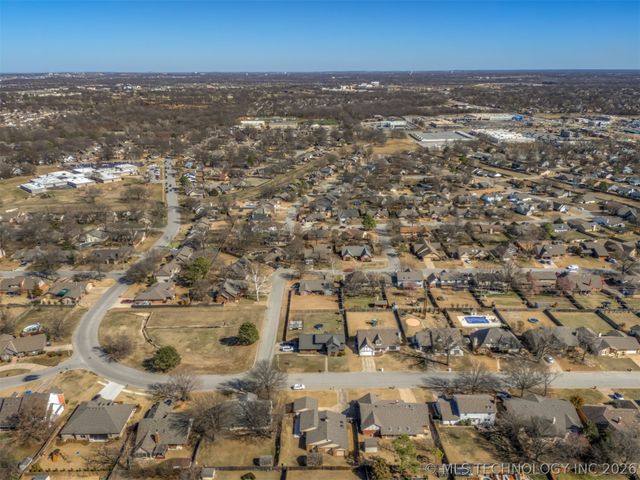 8718 S 72nd East Avenue, Tulsa, OK 74133