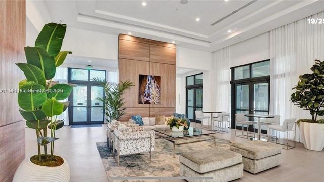 4675 NW 83rd Pkwy, Doral, FL 33166