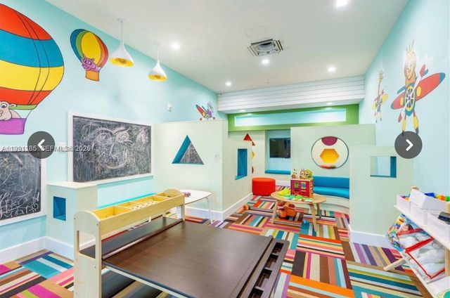 4675 NW 83rd Pkwy, Doral, FL 33166