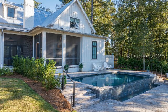 11 Lyonia St, Bluffton, SC 29910