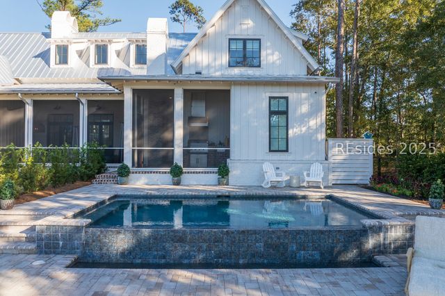 11 Lyonia St, Bluffton, SC 29910