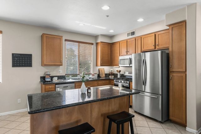 710 Paradise Way, National City, CA 91950