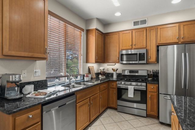 710 Paradise Way, National City, CA 91950