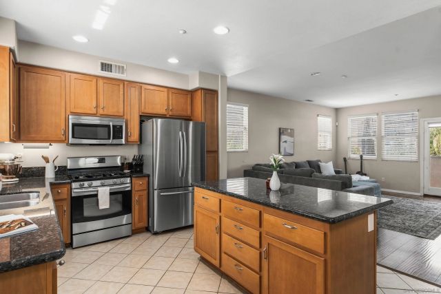 710 Paradise Way, National City, CA 91950