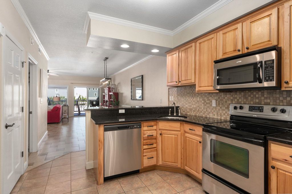 Image 11 of property listing at 815 S Virginia Dare Trail Unit 101, Kill Devil Hills, NC 27949