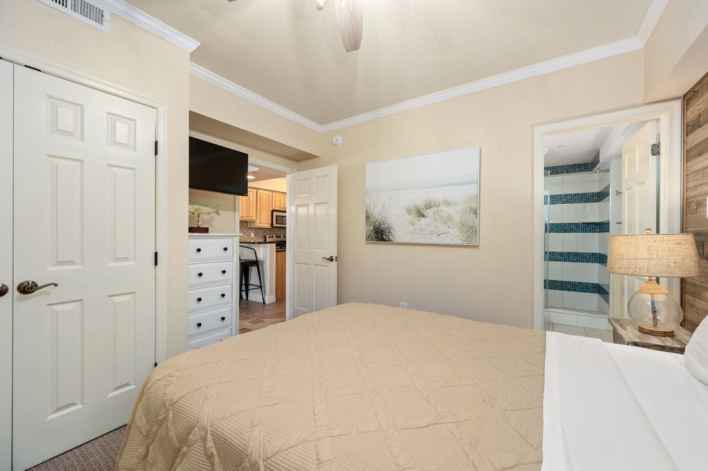 Image 18 of property listing at 815 S Virginia Dare Trail Unit 101, Kill Devil Hills, NC 27949