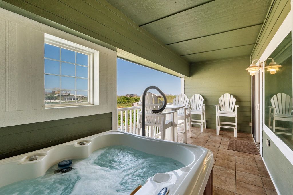 Image 33 of property listing at 815 S Virginia Dare Trail Unit 101, Kill Devil Hills, NC 27949