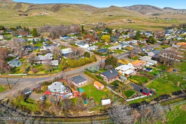 3012 Butterfield Rd, Yakima, WA 98901