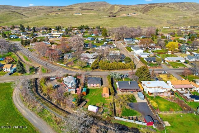 3012 Butterfield Rd, Yakima, WA 98901