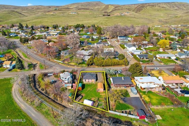 3012 Butterfield Rd, Yakima, WA 98901