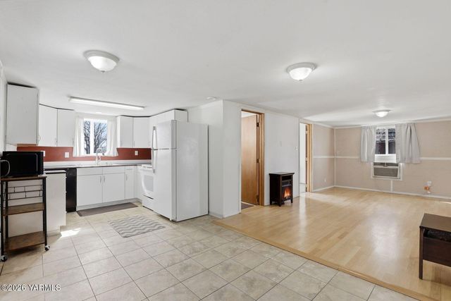 3012 Butterfield Rd, Yakima, WA 98901