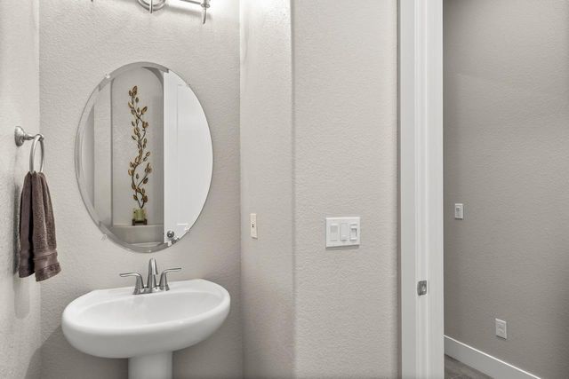 2505 Chrysler Ave, Manteca, CA 95337