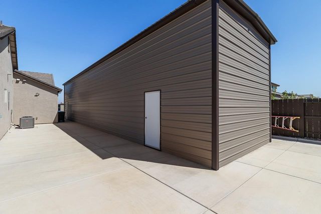 2505 Chrysler Ave, Manteca, CA 95337