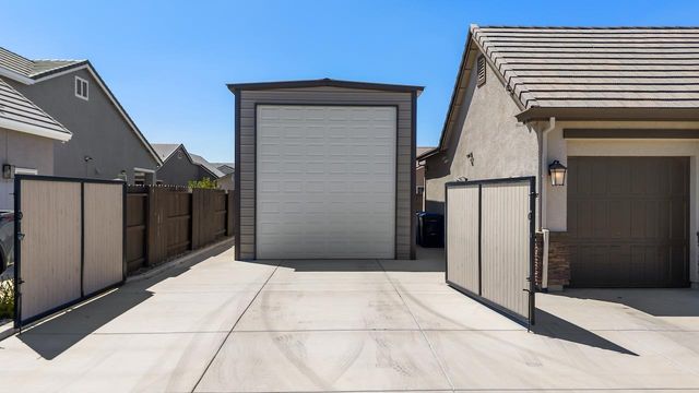 2505 Chrysler Ave, Manteca, CA 95337