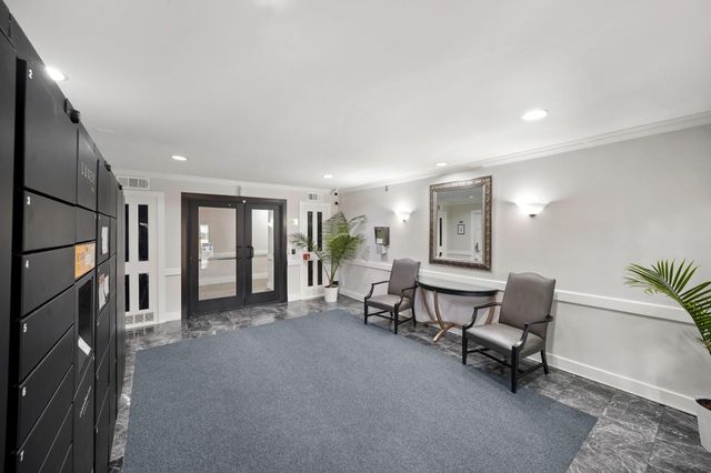 357 N Post Oak Lane 101, Houston, TX 77024