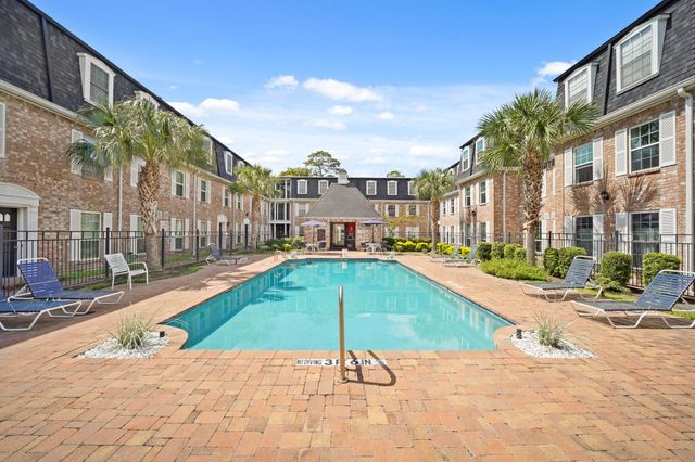 357 N Post Oak Lane 101, Houston, TX 77024