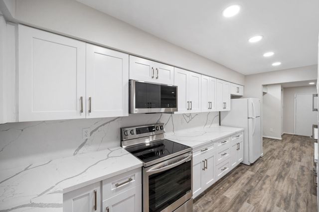 357 N Post Oak Lane 101, Houston, TX 77024