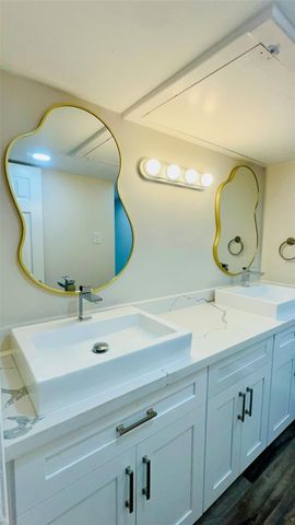 357 N Post Oak Lane 101, Houston, TX 77024