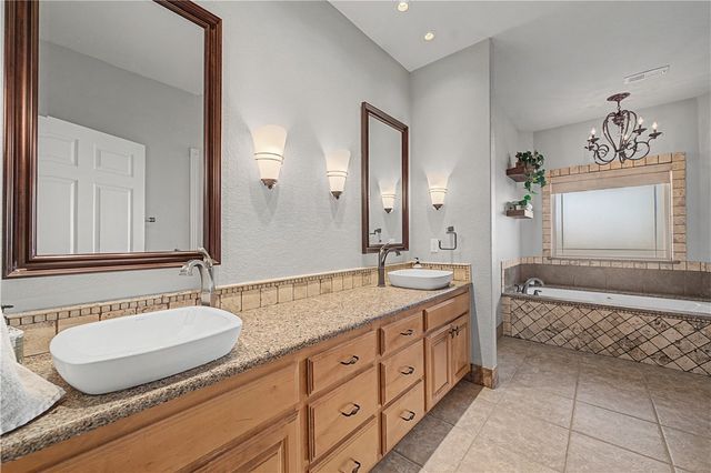 5 Daviot Lane, Bella Vista, AR 72715