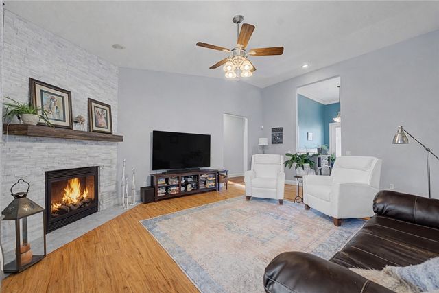 5 Daviot Lane, Bella Vista, AR 72715