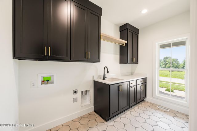 2705 Adenmore Ct, Prospect, KY 40059