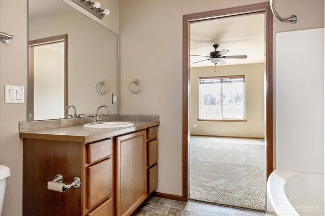 1441 NW 5th Avenue, Oak Harbor, WA 98277