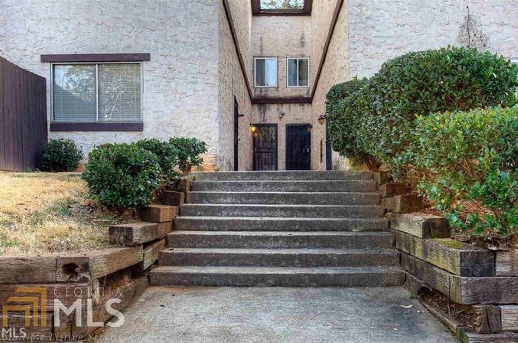 3810 Kensingwood Trace, Decatur, GA 30032