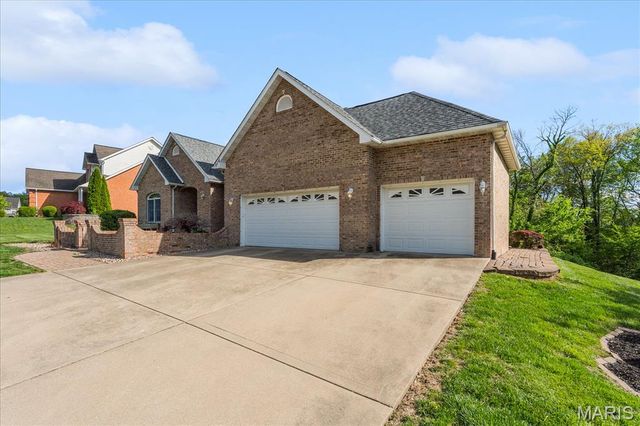 216 Eden Park Boulevard, Shiloh, IL 62269