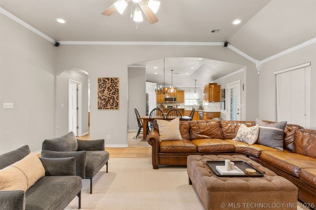 4470 Elm Circle, Kiefer, OK 74041