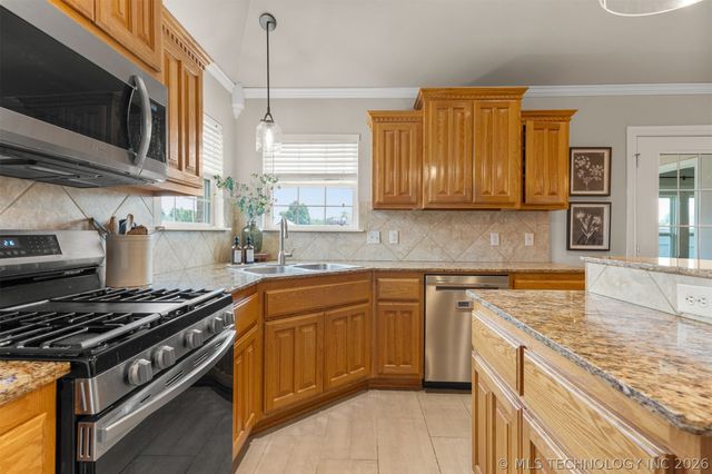 4470 Elm Circle, Kiefer, OK 74041