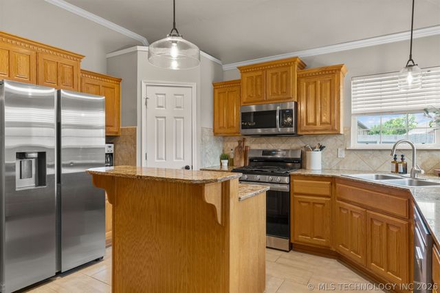 4470 Elm Circle, Kiefer, OK 74041