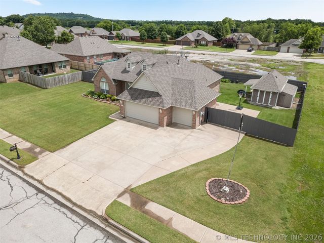 4470 Elm Circle, Kiefer, OK 74041