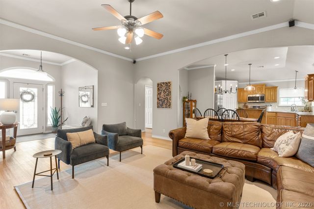 4470 Elm Circle, Kiefer, OK 74041