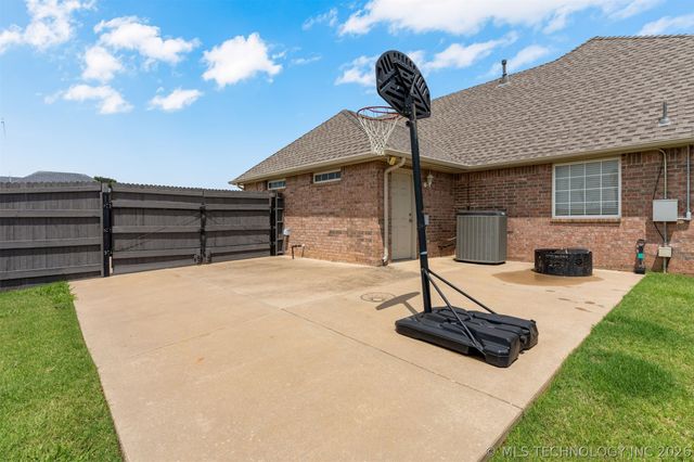4470 Elm Circle, Kiefer, OK 74041