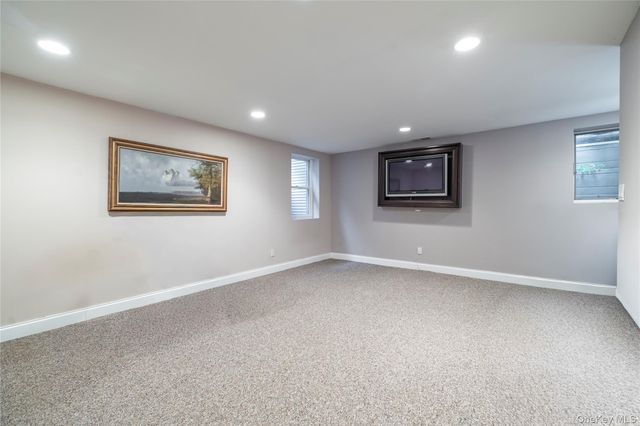 39 Princeton Street, Rockville Centre, NY 11570