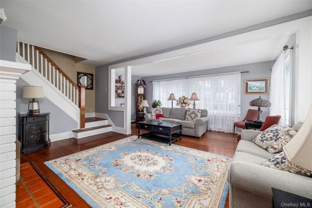 39 Princeton Street, Rockville Centre, NY 11570
