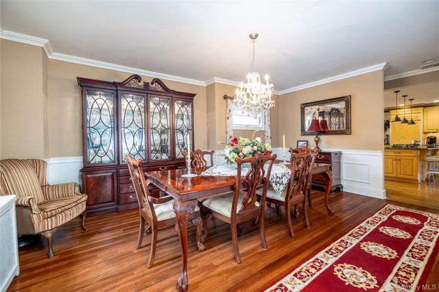 39 Princeton Street, Rockville Centre, NY 11570