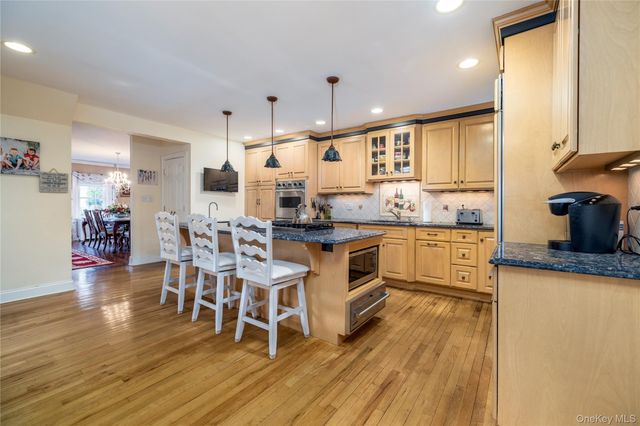 39 Princeton Street, Rockville Centre, NY 11570