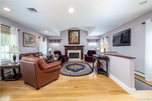 39 Princeton Street, Rockville Centre, NY 11570