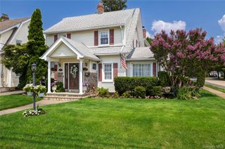 39 Princeton Street, Rockville Centre, NY 11570