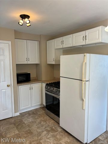 1414 OWANA Avenue, Royal Oak, MI 48067
