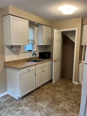 1414 OWANA Avenue, Royal Oak, MI 48067