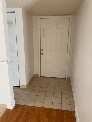 300 W Palm Cir W 208, Pembroke Pines, FL 33025