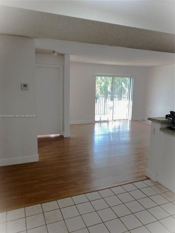 300 W Palm Cir W 208, Pembroke Pines, FL 33025